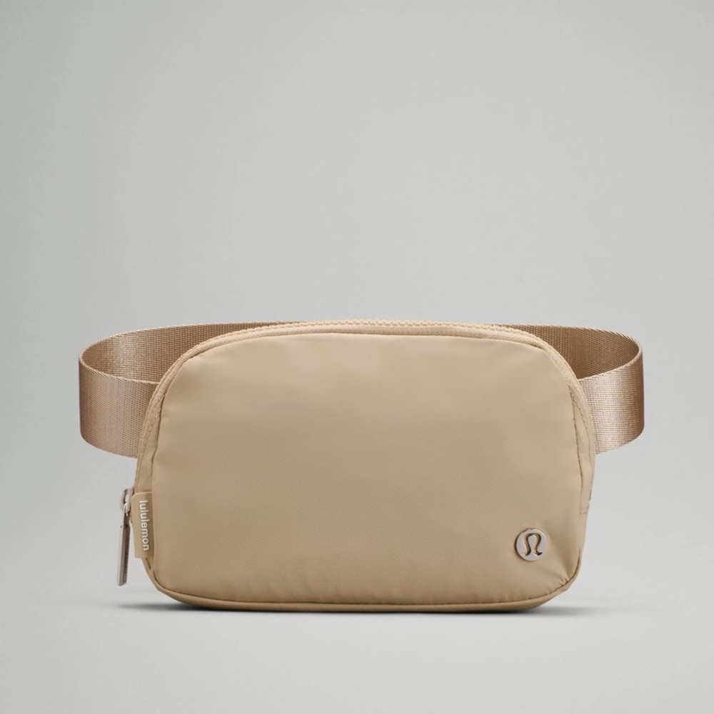 ✨Lululemon Everywhere Belt Bag-Trench 1L✨